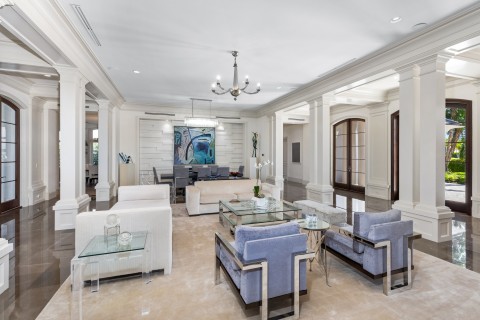 11-living-area-5.jpg