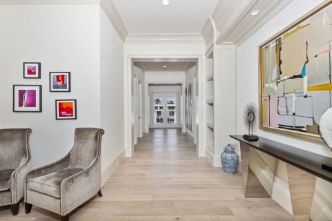 59-hallway-upper-2.jpg