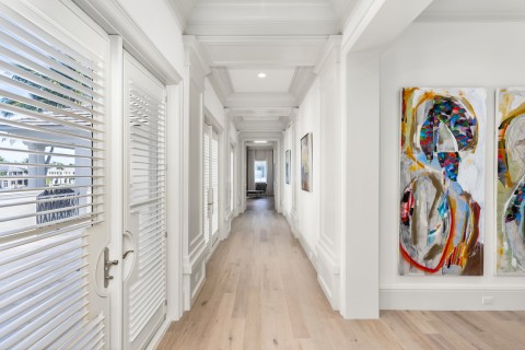 60-hallway-upper-1.jpg