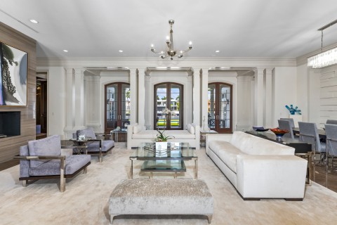 9-living-area-2.jpg